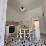 La Casa A Ballaro アパート パレルモ